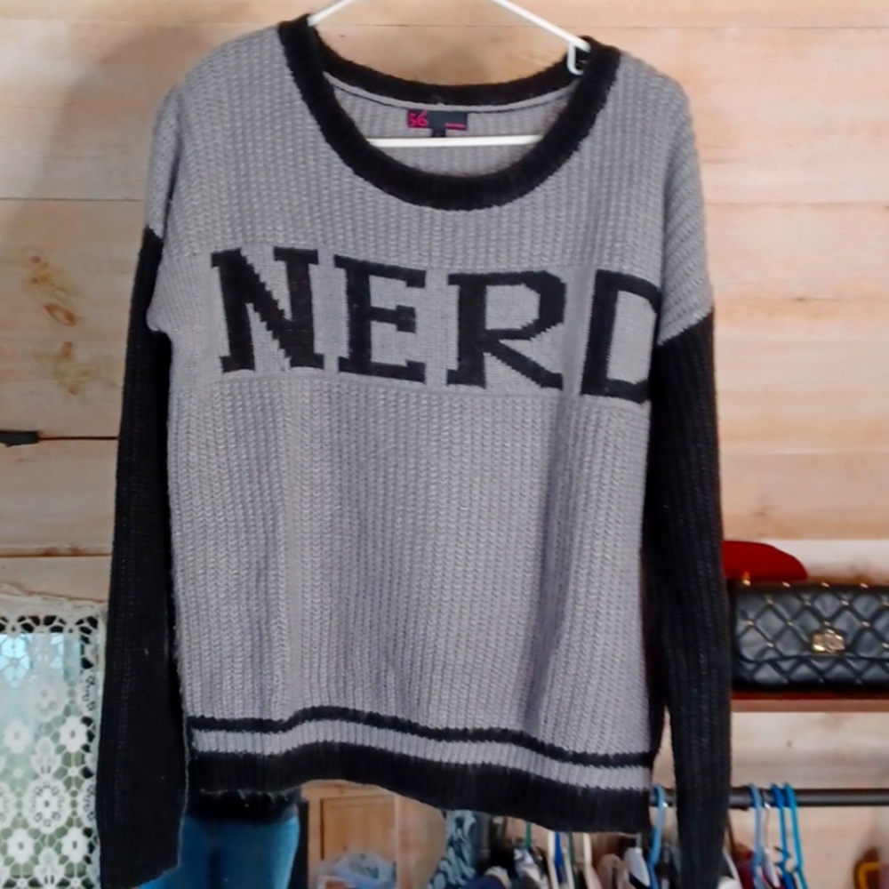EUC- T/O Sweaters- Size Large